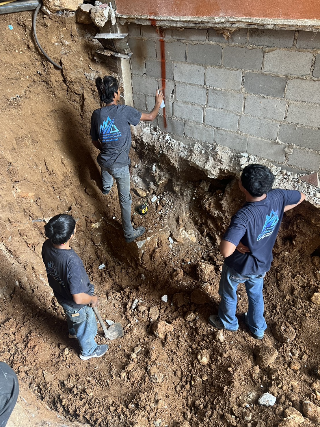 PIT STRUCTURE